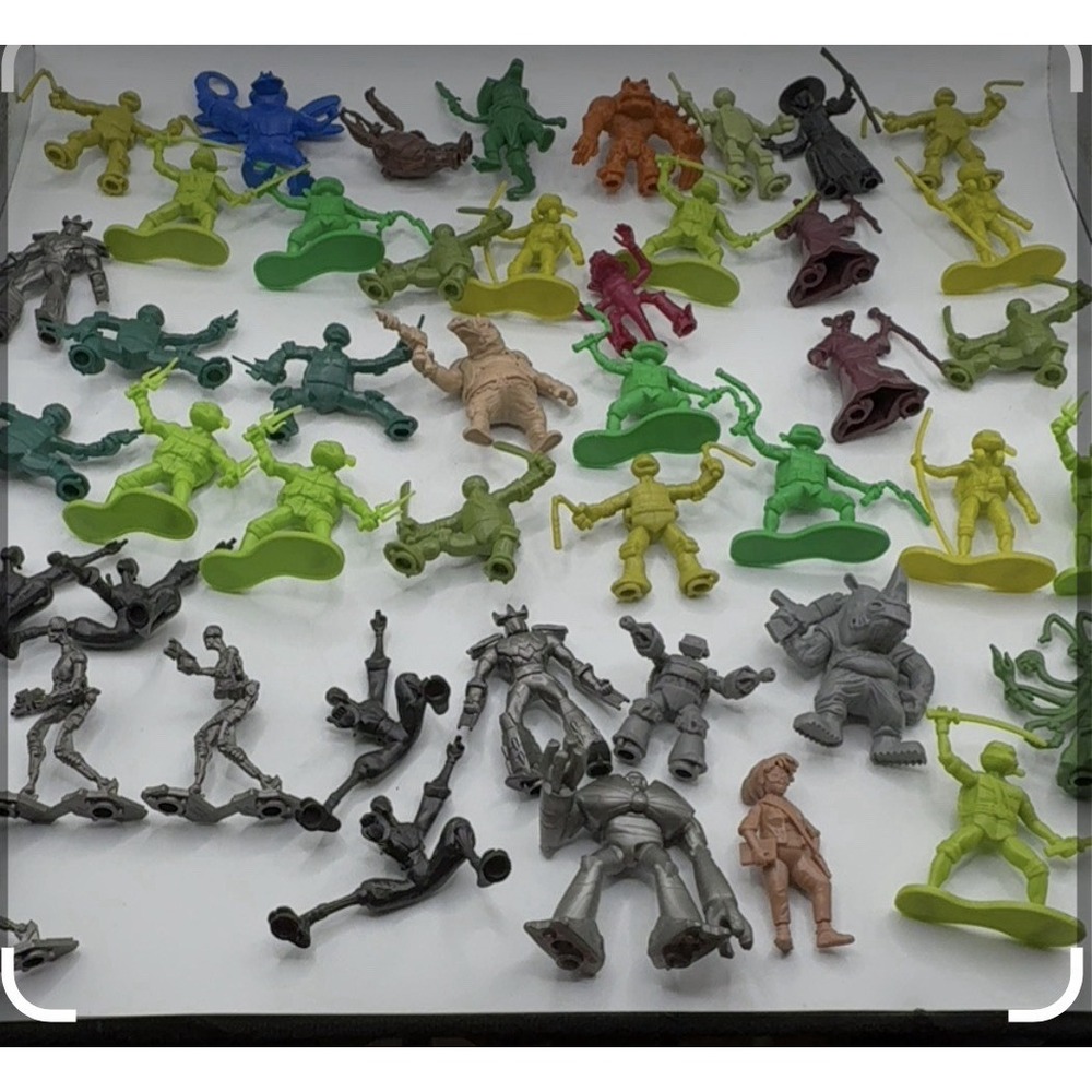 Teenage Mutant Ninja Turtles Mutant Mayhem Bucket of 47 Mini Figures. - Picture 2 of 9
